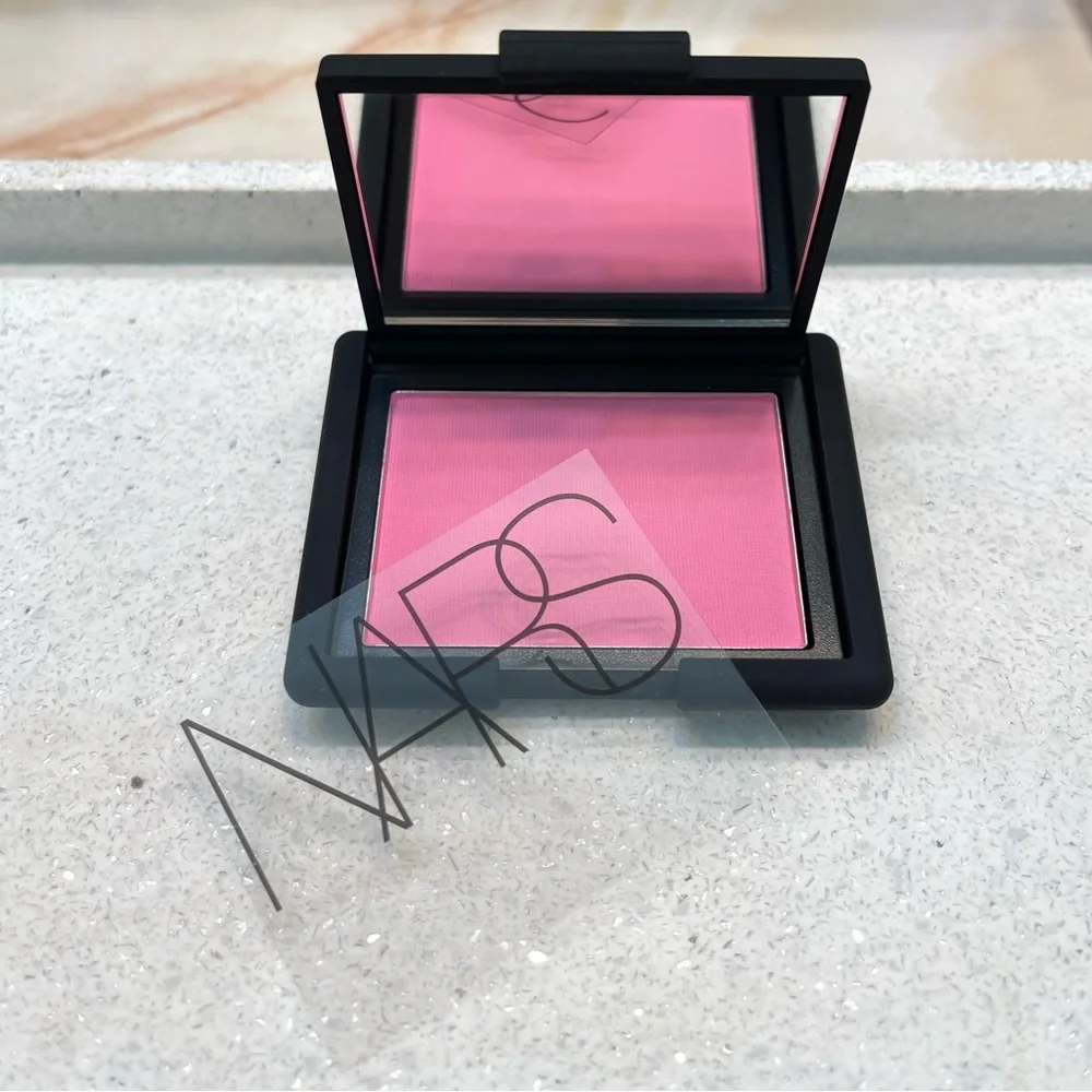 VAULTED ~ NARS ~ ‘DESIRE’ (Shade 4001) Blush ~ Talc Based Original Formula ~ NIB